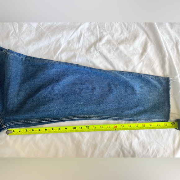 Abercrombie and Fitch The Mom High Rise Size 6s - Picture 6 of 6